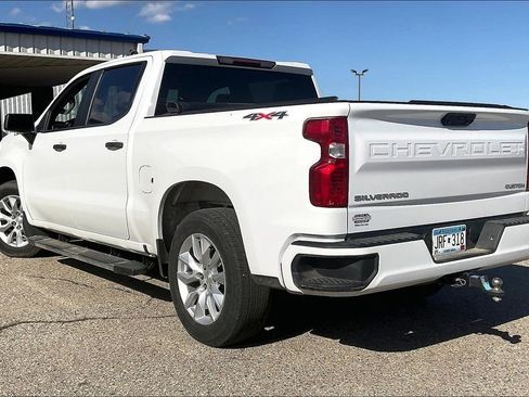 Used 2023 Chevrolet Silverado 1500 Custom image 3