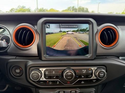 Used 2023 Jeep Gladiator Mojave w/ Cold Weather Group AWD/4WD image 20