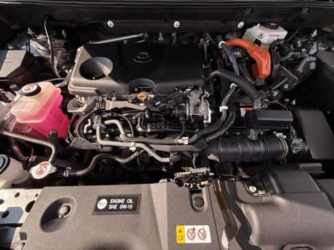 Used 2021 Toyota RAV4 Limited image 28