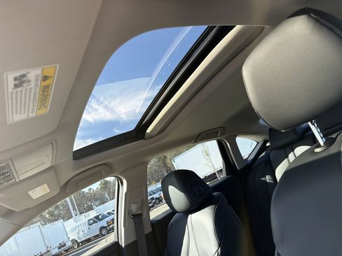 Certified 2025 Acura TLX w/ Technology Package image 28