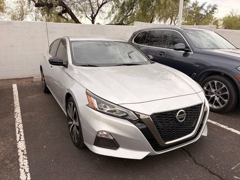 Used 2020 Nissan Altima 2.5 SR FWD image 4