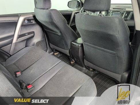 Used 2018 Toyota RAV4 XLE FWD image 10