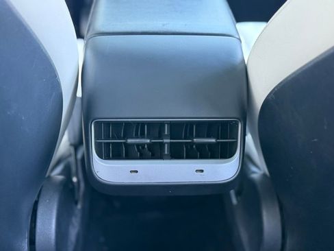 Used 2021 Tesla Model Y Long Range image 47