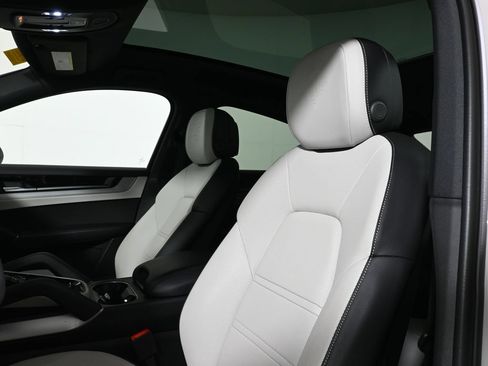 Used 2026 Porsche Cayenne S AWD/4WD image 6