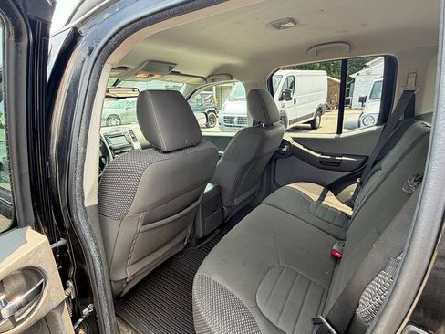 Used 2015 Nissan Xterra PRO-4X AWD/4WD image 9