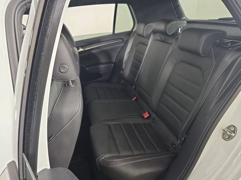 Used 2016 Volkswagen Golf 4-Door AWD/4WD image 18