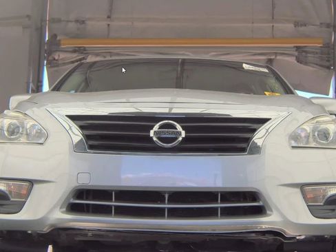 Used 2015 Nissan Altima 2.5 S w/ Power Driver Seat Package FWD image 3