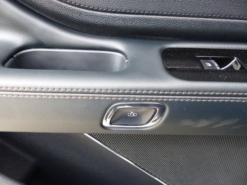 Used 2025 Lincoln Aviator AWD image 36