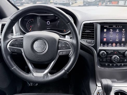 Used 2017 Jeep Grand Cherokee Altitude image 19