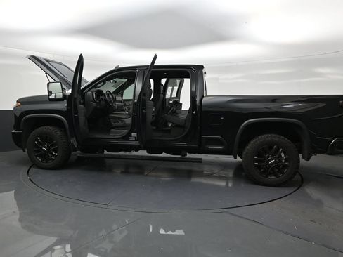 Used 2026 Chevrolet Silverado 2500 High Country w/ High Country Premium Package AWD/4WD image 29