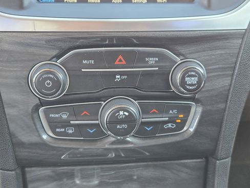 Used 2021 Chrysler 300 Touring w/ Sport Appearance Package RWD image 12