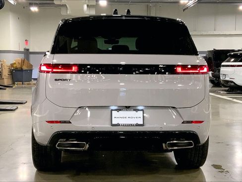 New 2026 Land Rover Range Rover Sport Dynamic SE AWD/4WD image 4
