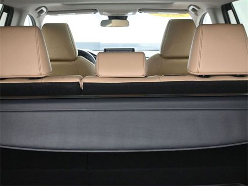 Used 2019 Toyota RAV4 XLE Premium image 37