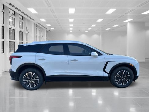 New 2026 Chevrolet Blazer EV LT image 4