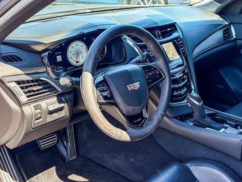 Used 2019 Cadillac CTS V w/ Luxury Package RWD image 7