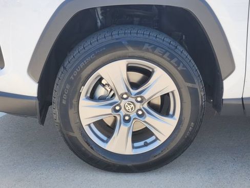 Used 2025 Toyota RAV4 XLE FWD image 17