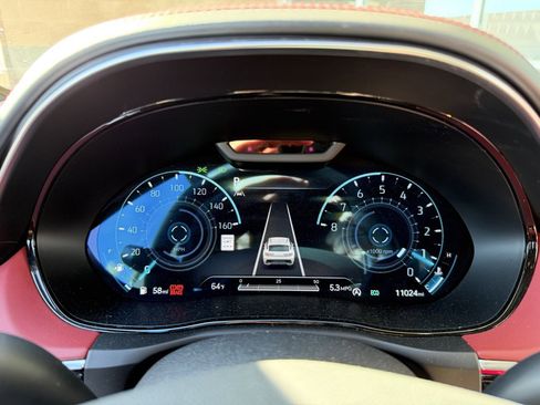 Used 2025 Genesis GV70 2.5T w/ Sport Prestige Package image 17