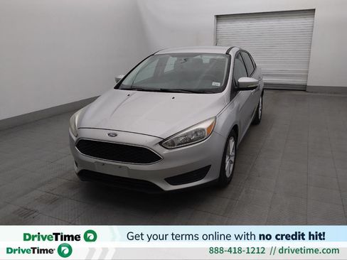 Used 2016 Ford Focus SE FWD image 1