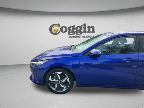 Used 2023 Hyundai Elantra SEL w/ Convenience Package FWD image 29