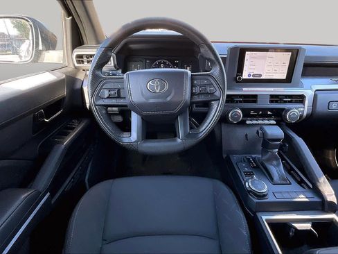 Certified 2025 Toyota Tacoma SR5 AWD/4WD image 5