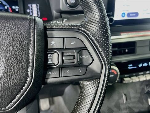 Used 2025 Toyota Tacoma SR5 AWD/4WD image 18