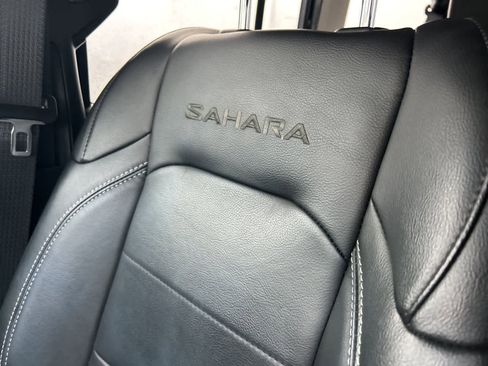 Used 2023 Jeep Wrangler Sahara image 41