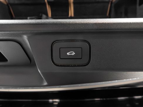 Used 2023 Land Rover Range Rover Autobiography image 46