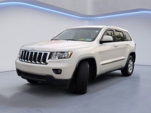 Used 2011 Jeep Grand Cherokee Laredo RWD image 11