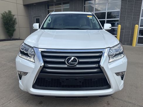 Used 2015 Lexus GX 460 w/ Premium Package AWD/4WD image 3