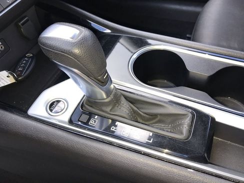 Used 2024 Nissan Altima 2.5 SV FWD image 19