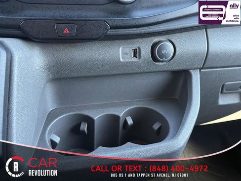 Used 2023 Ford Transit 250 Medium Roof AWD image 19