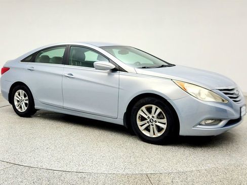 Used 2013 Hyundai Sonata GLS w/ Popular Equipment Pkg FWD image 3