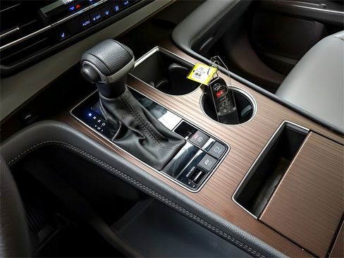 Certified 2024 Toyota Sienna XLE image 21