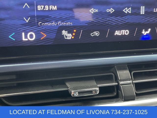 Certified 2024 Chevrolet Equinox EV LT w/ LPO, Trailering Package FWD image 35