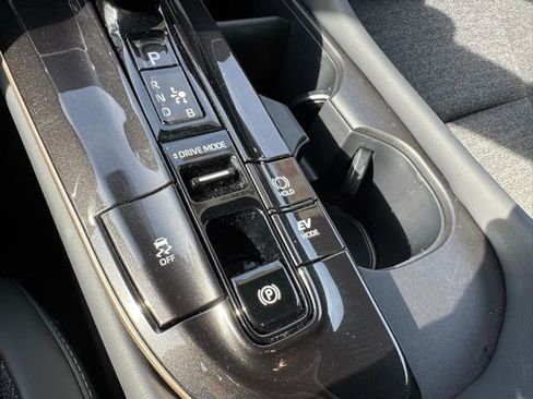 Certified 2024 Toyota Crown AWD/4WD image 15