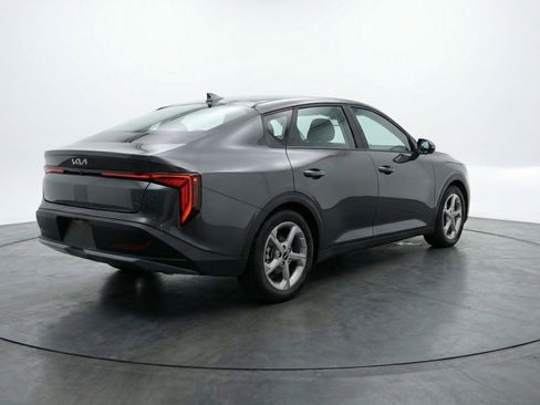 Used 2025 Kia K4 LXS image 9