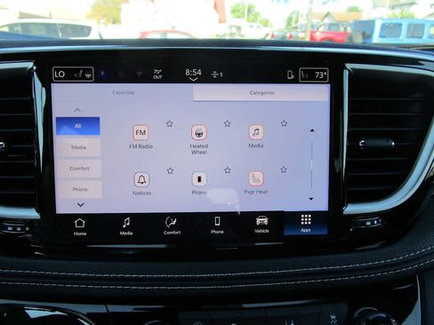 New 2025 Chrysler Pacifica Select image 41