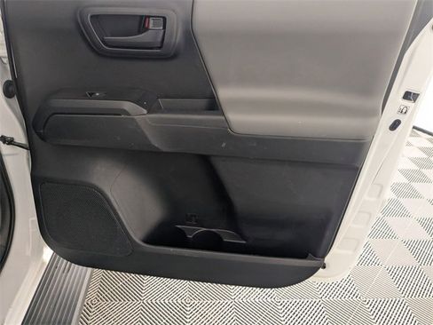 Used 2018 Toyota Tacoma SR w/ SR Convenience Package image 27