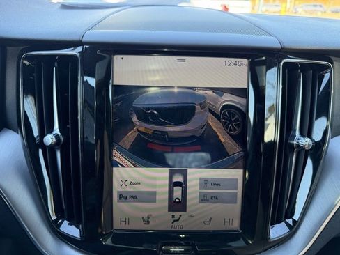 Used 2020 Volvo XC60 T6 Momentum w/ Protection Package Premier image 19