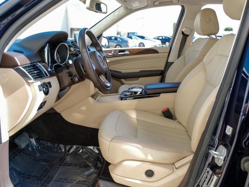 Used 2017 Mercedes-Benz GLE 350 w/ Premium 1 Package image 3