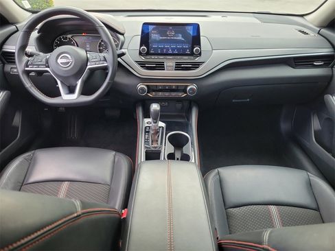 Used 2025 Nissan Altima 2.5 SR image 12