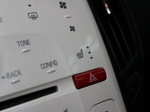 Used 2013 Chevrolet Volt w/ Comfort Package image 16