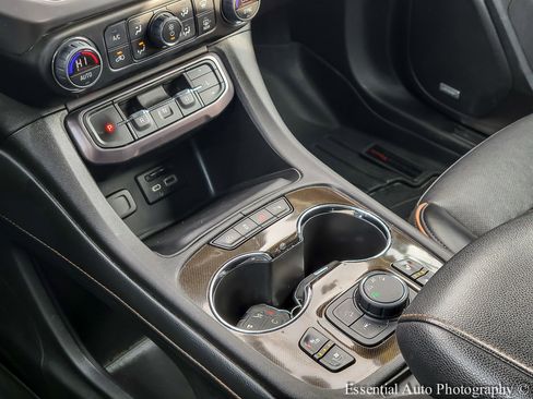 Used 2023 GMC Acadia AT4 w/ Technology Package image 26