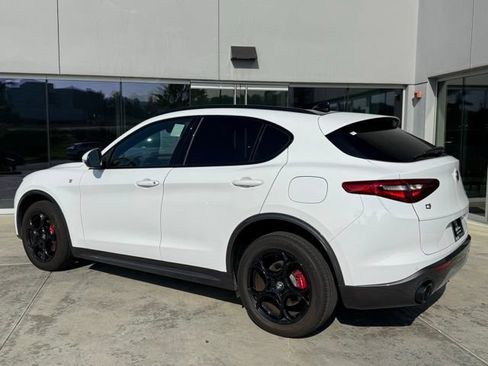 Used 2023 Alfa Romeo Stelvio Ti AWD/4WD image 6