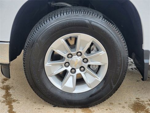Used 2023 Chevrolet Silverado 1500 LT AWD/4WD image 18
