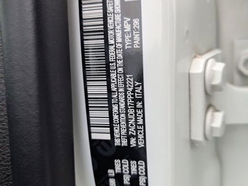 Used 2023 Jeep Renegade Latitude image 37