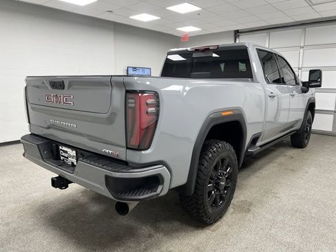 Used 2025 GMC Sierra 3500 AT4 w/ AT4 Premium Plus Package image 11