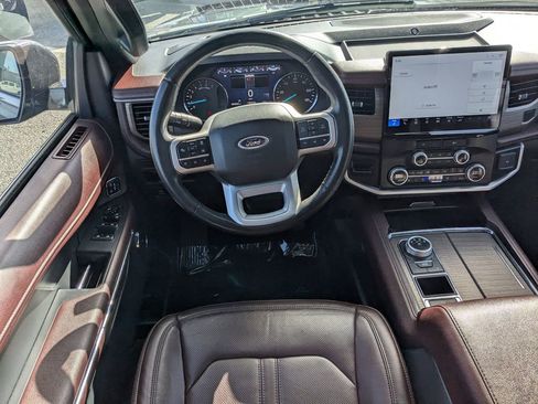 Used 2024 Ford Expedition Limited RWD image 16