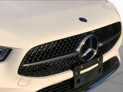 Used 2025 Mercedes-Benz CLA 250 4MATIC image 29