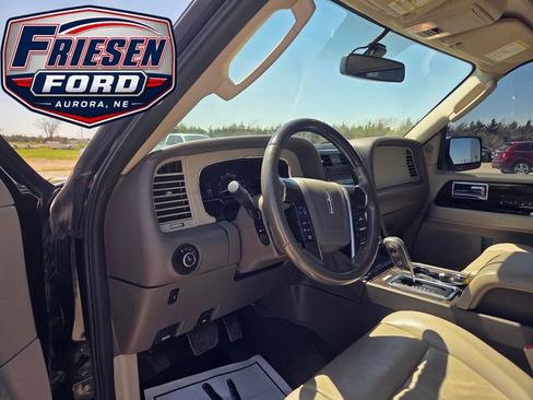 Used 2017 Lincoln Navigator L Select AWD/4WD image 13